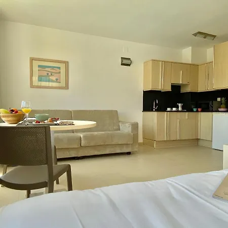 Atenea Park & 3* Vilanova i la Geltrú