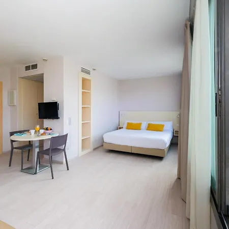 Atenea Park & 3* Vilanova i la Geltrú