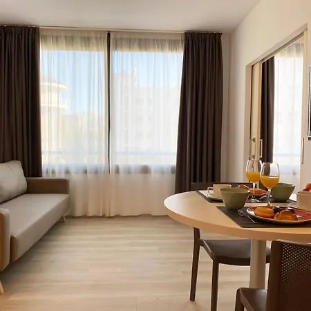 Apart Otel Atenea Park & Vilanova i la Geltrú